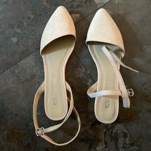 Women’s flats, like new